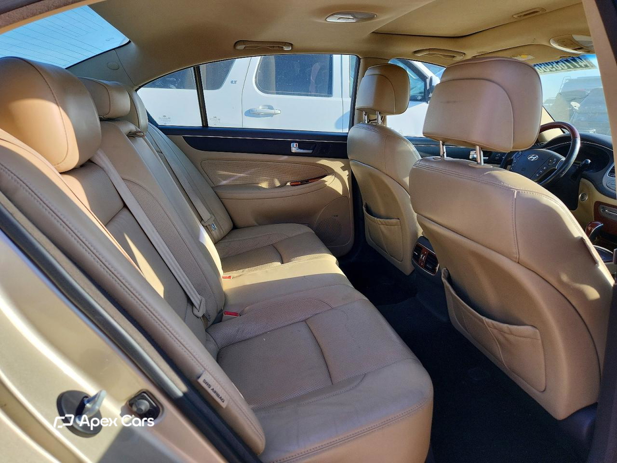 Hyundai Genesis 2012