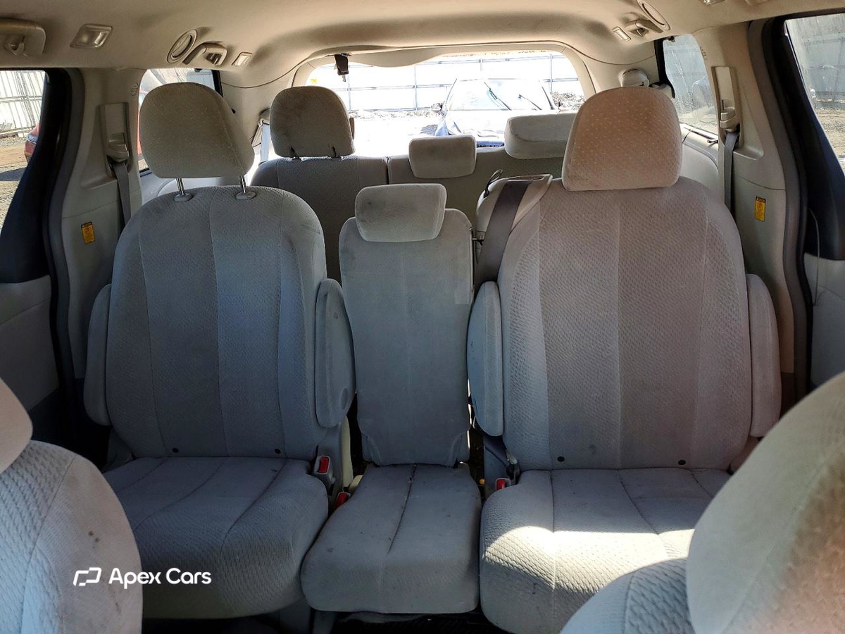 Toyota Sienna 2011