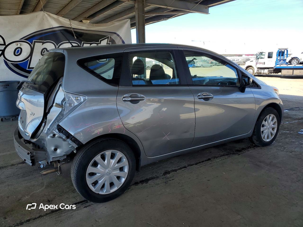 Nissan Versa 2015