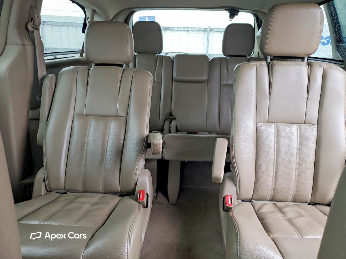 Chrysler Voyager 2013