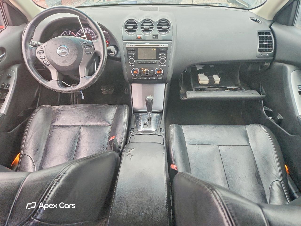 Nissan Altima 2011