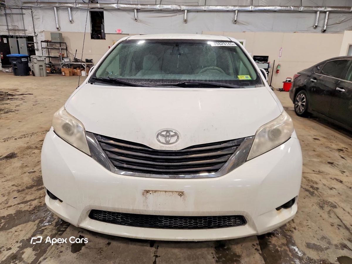 Toyota Sienna 2011