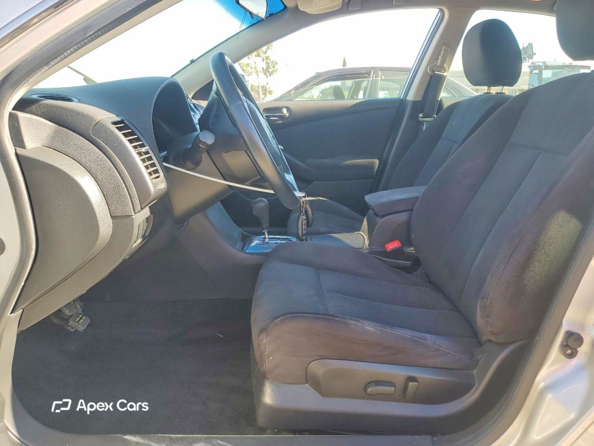 Nissan Altima 2012