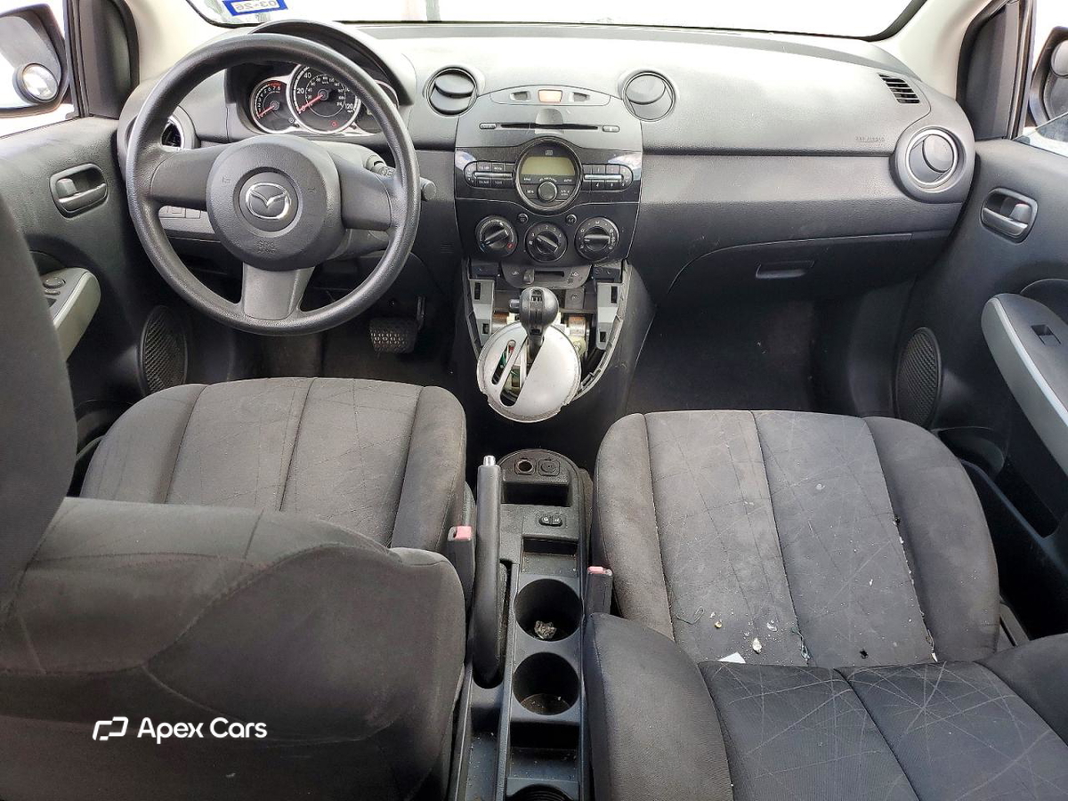 Mazda 2 2012