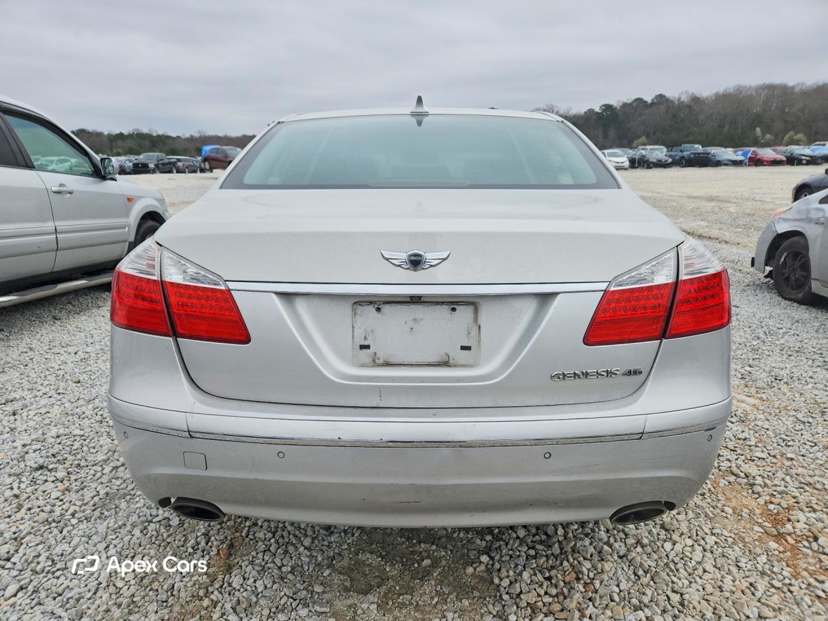 Hyundai Genesis 2011