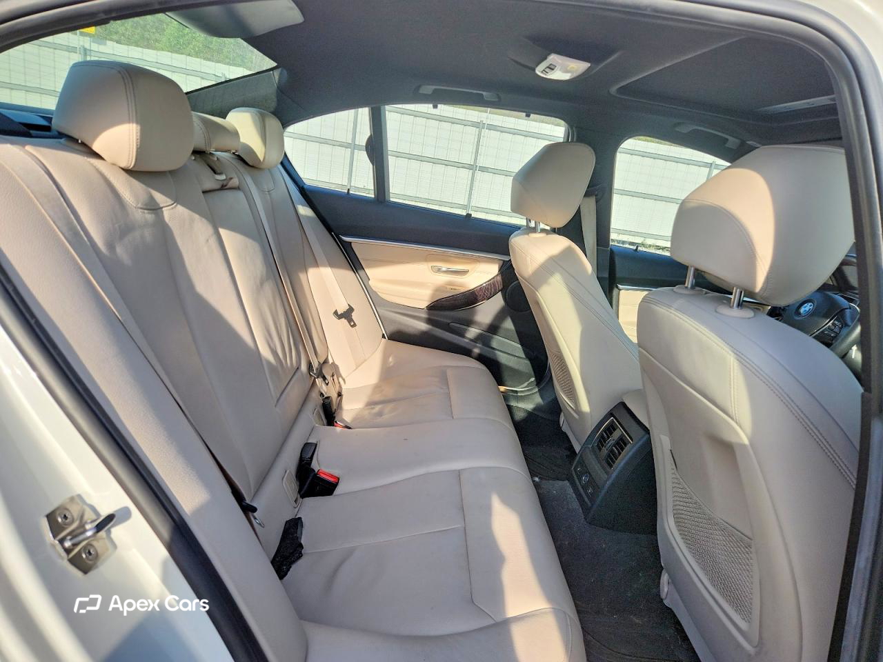 BMW Series 3 2016
