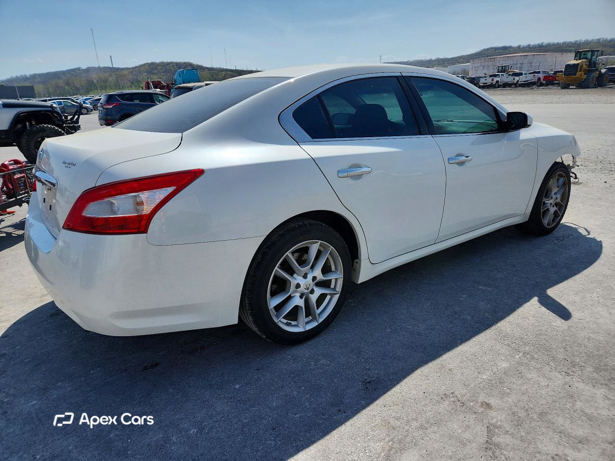 Nissan Maxima 2011