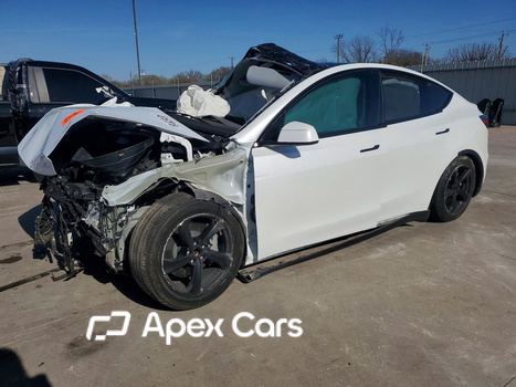 Tesla Model Y 2026 - Image 1 of 13