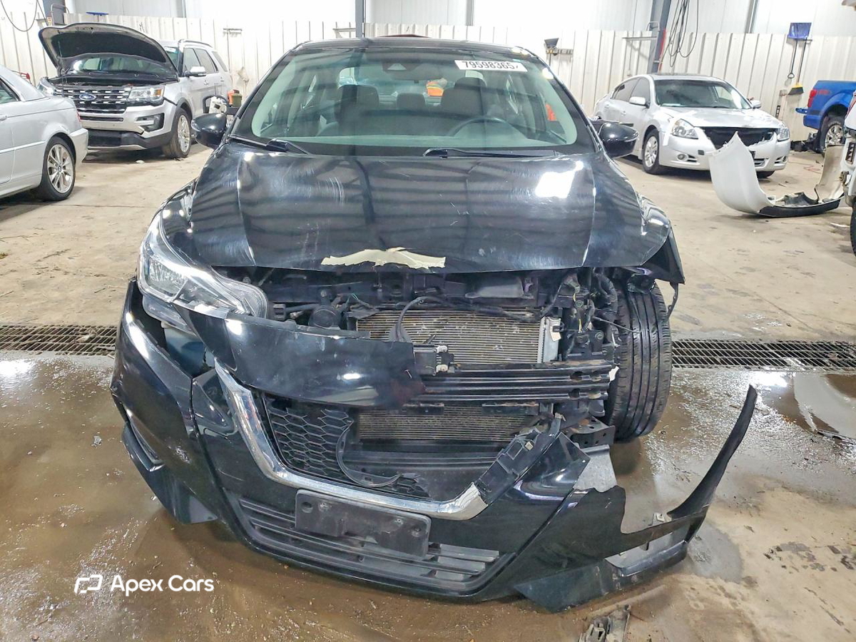 Nissan Versa 2021
