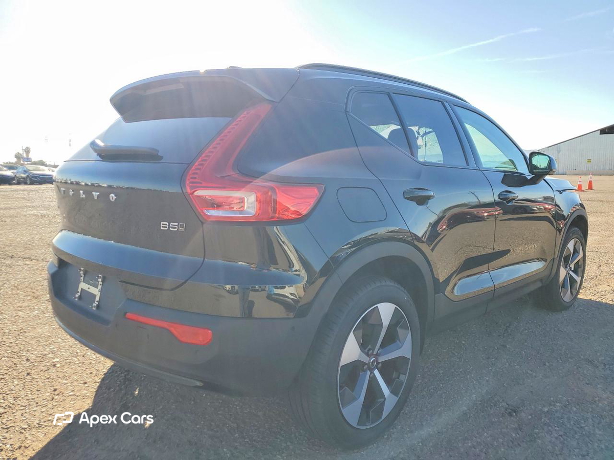 Volvo XC40 2026