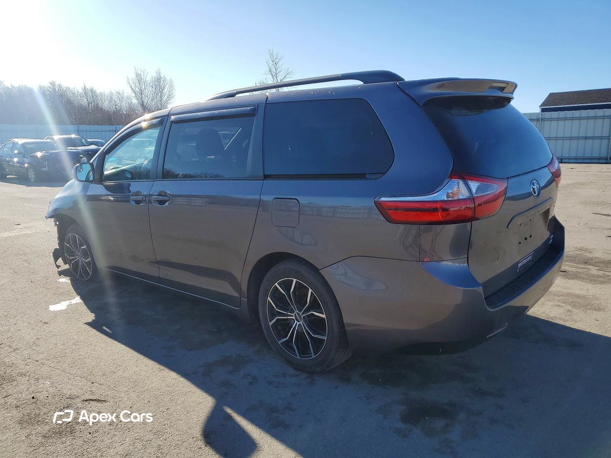 Toyota Sienna 2015