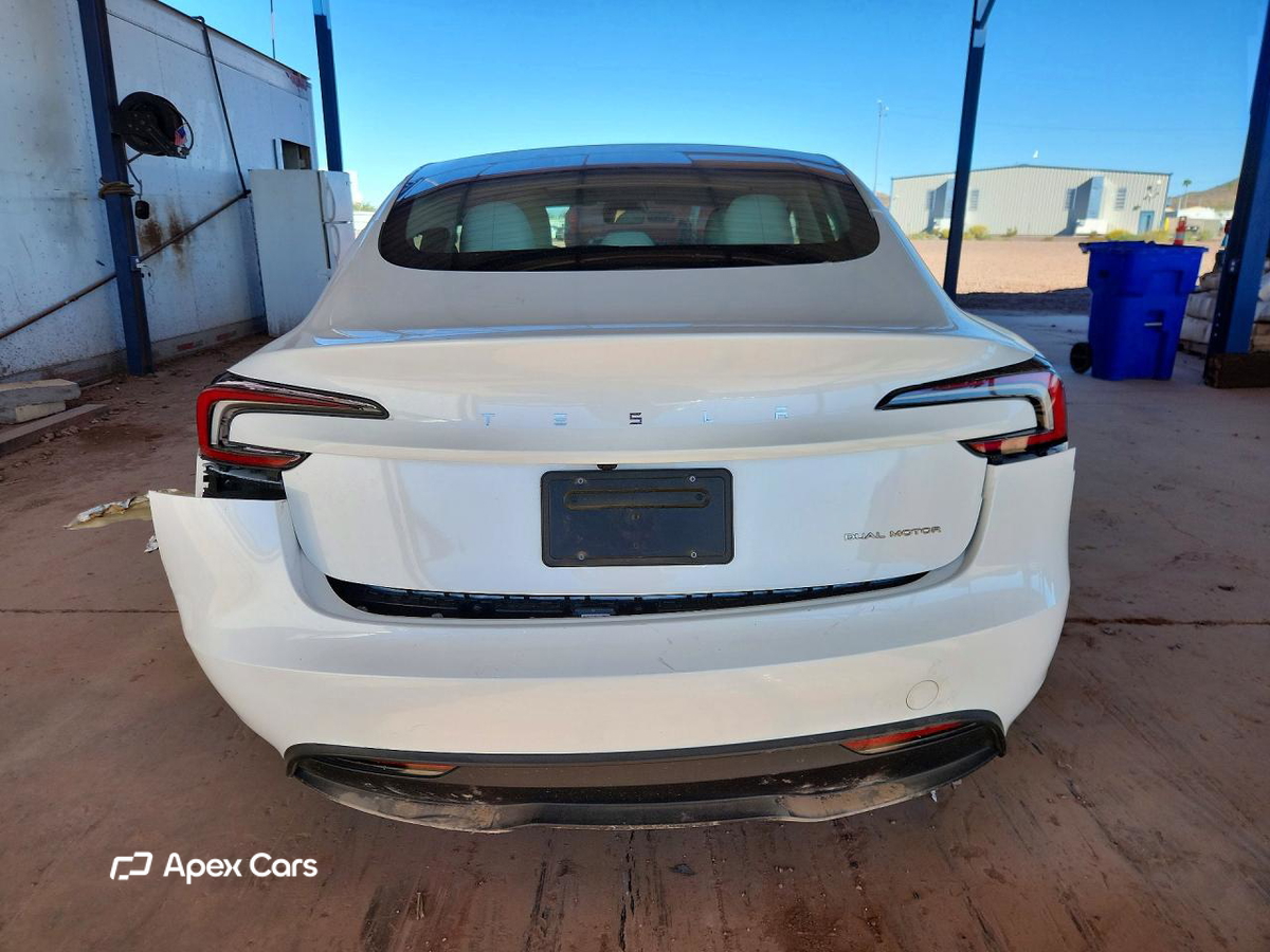 Tesla Model 3 2024