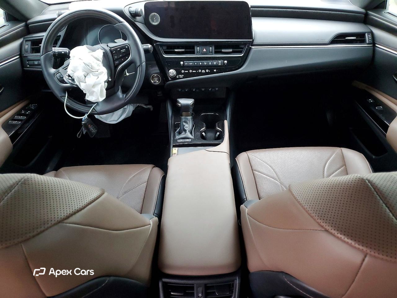 Lexus ES 2023