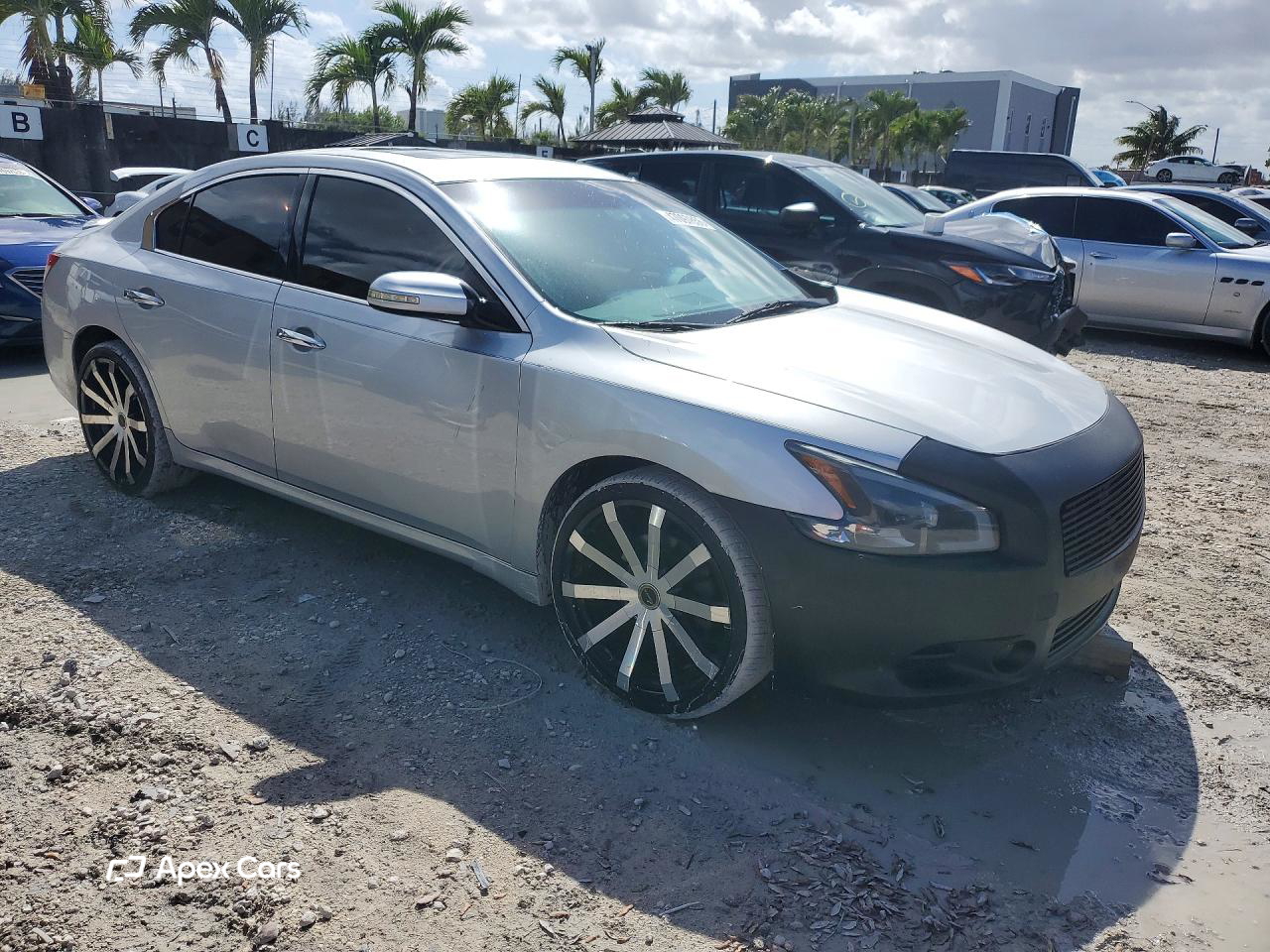 Nissan Maxima 2011
