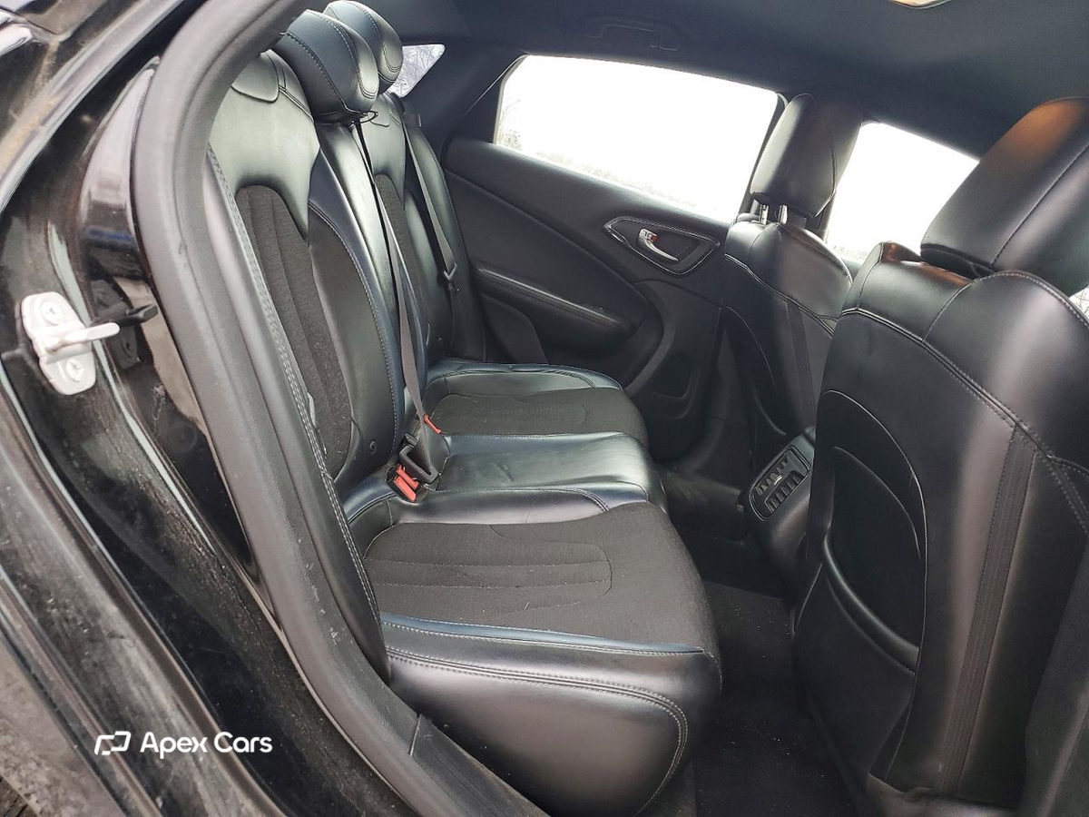 Chrysler 200 2015