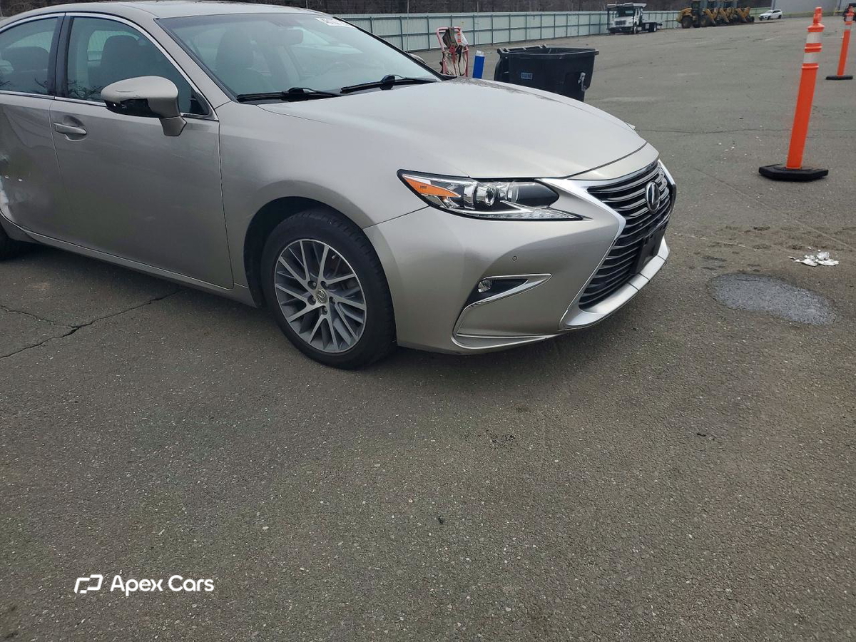 Lexus Sierra 2016