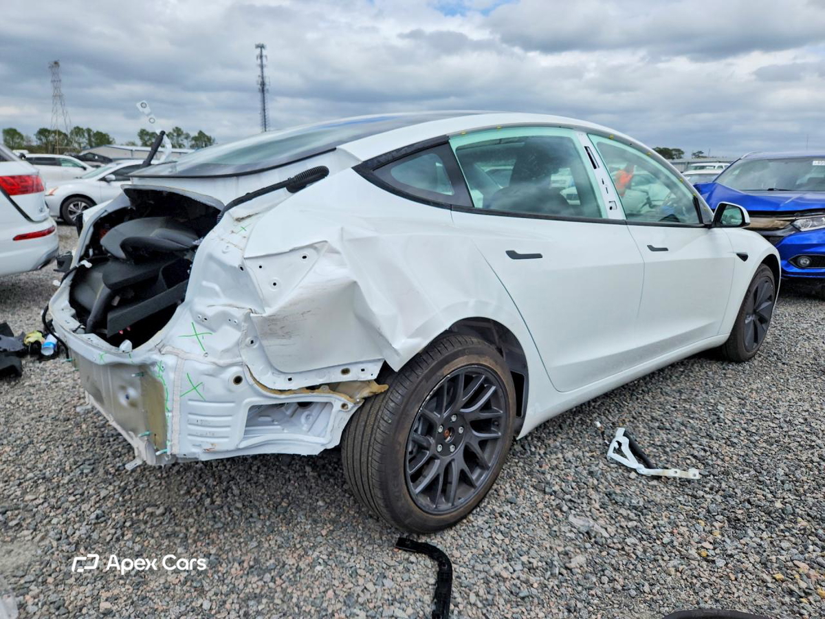 Tesla Model 3 2025
