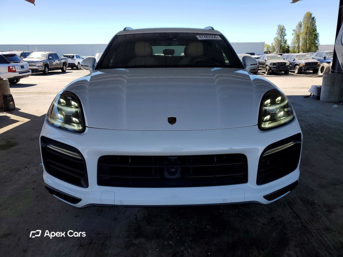 Porsche Cayenne 2021