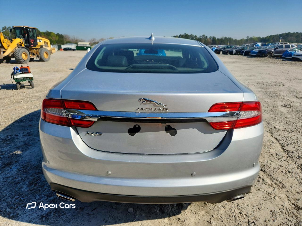 Jaguar XF 2015