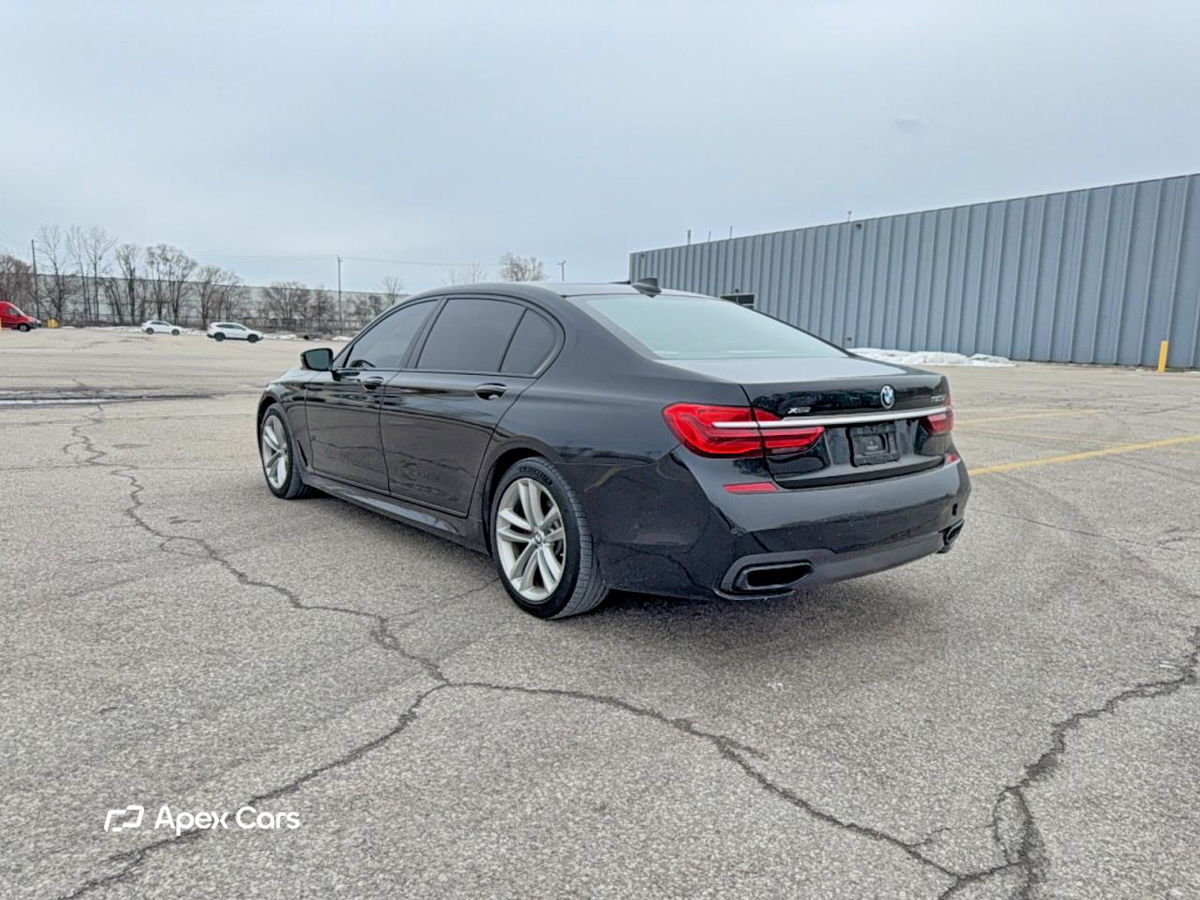 BMW Series 7 2016