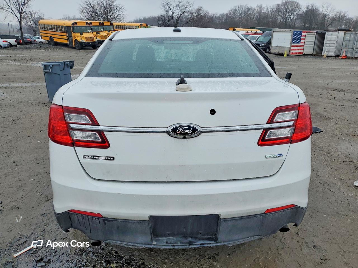 Ford Taurus 2016