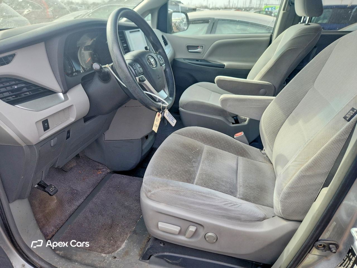Toyota Sienna 2015