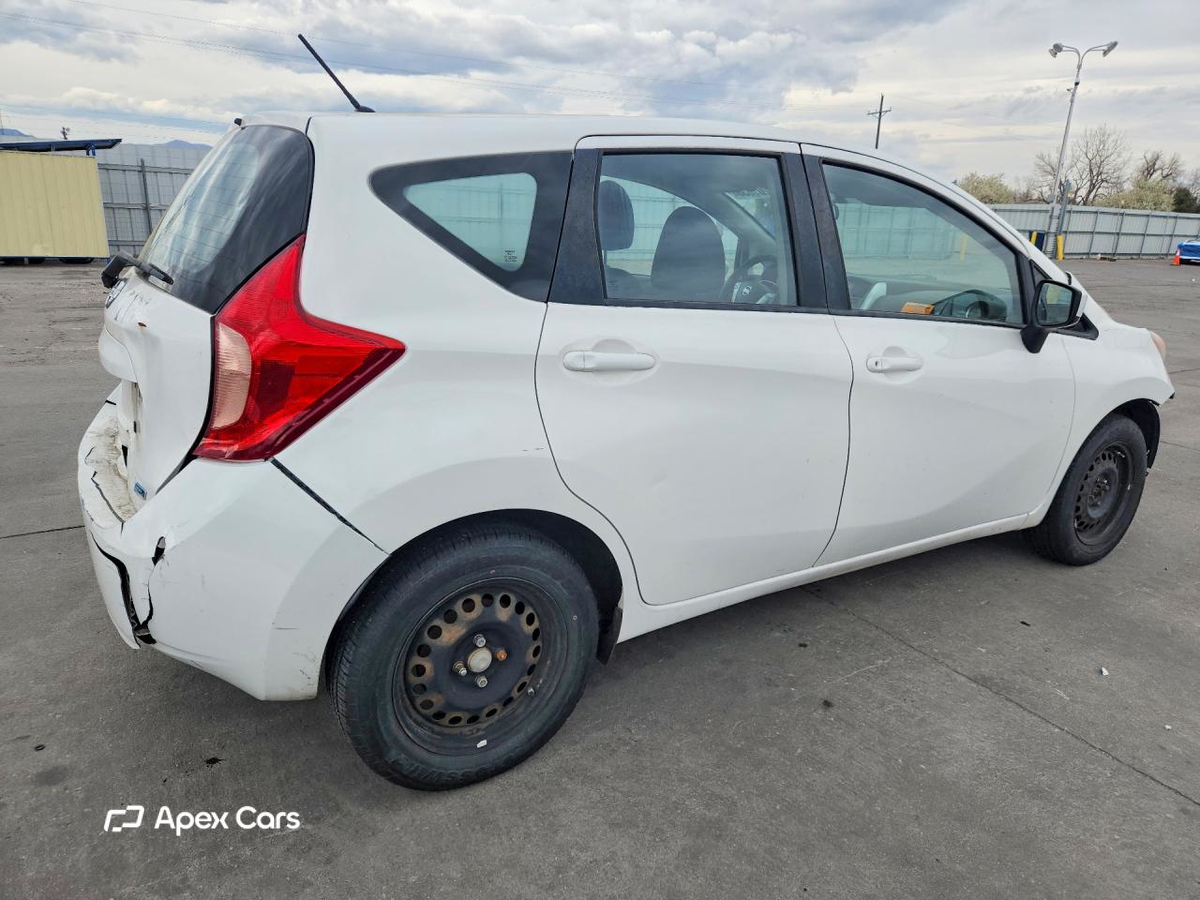 Nissan Versa 2015