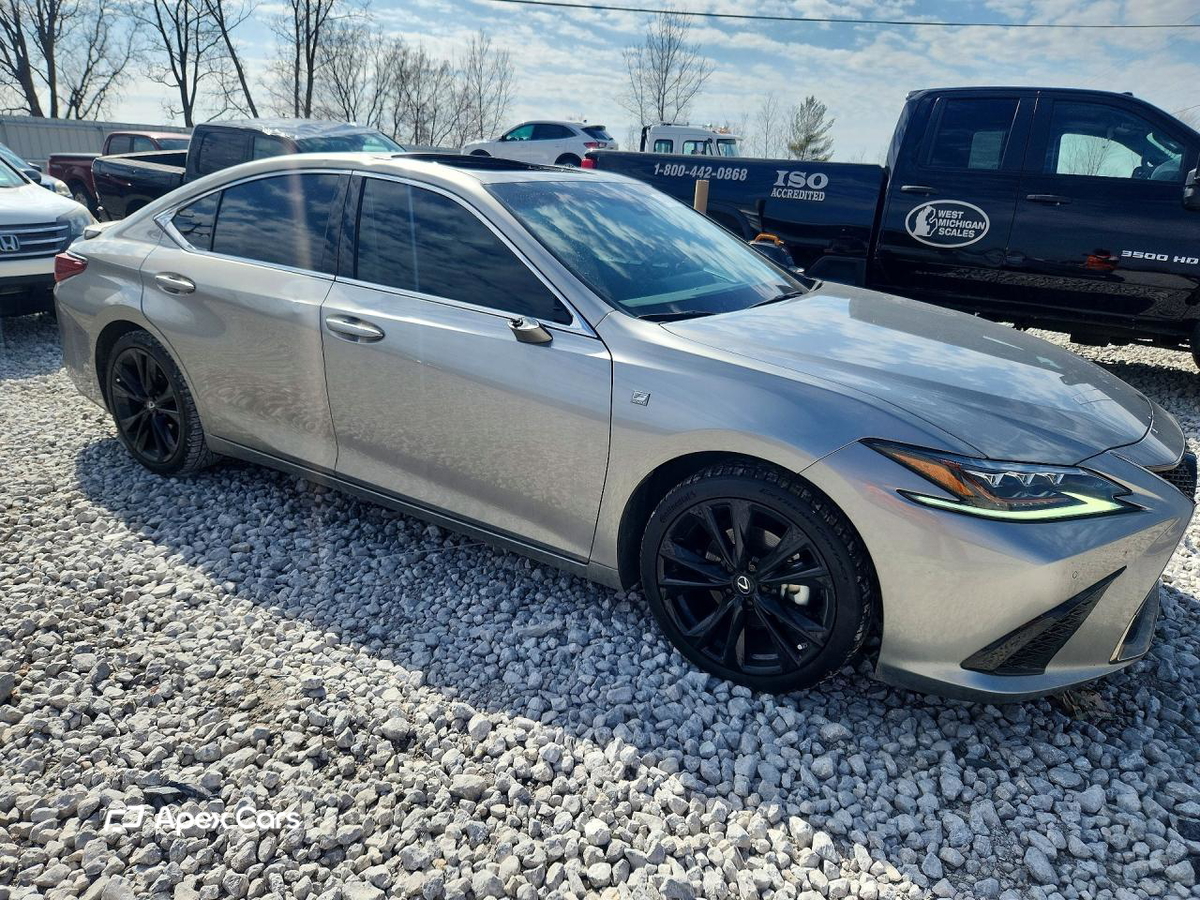 Lexus ES 2021