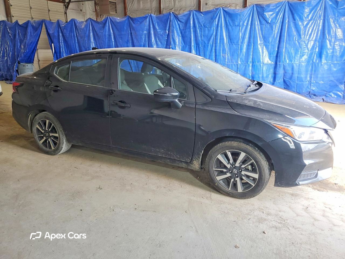 Nissan Versa 2021