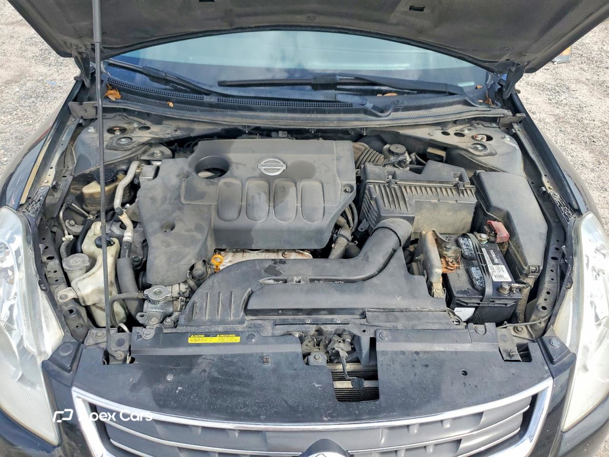 Nissan Altima 2010