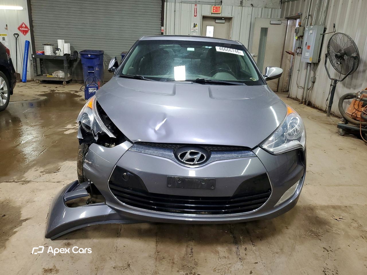 Hyundai Veloster 2013