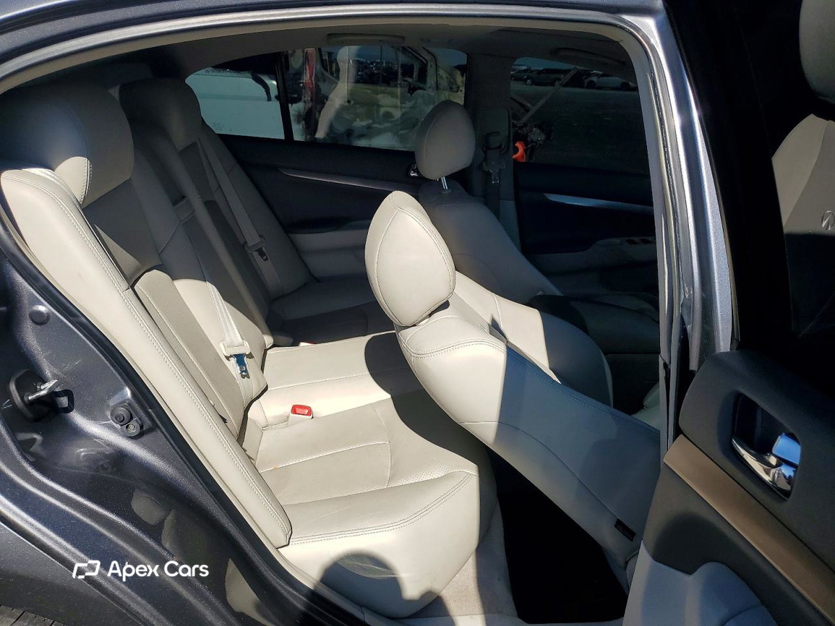 Infiniti G 2012