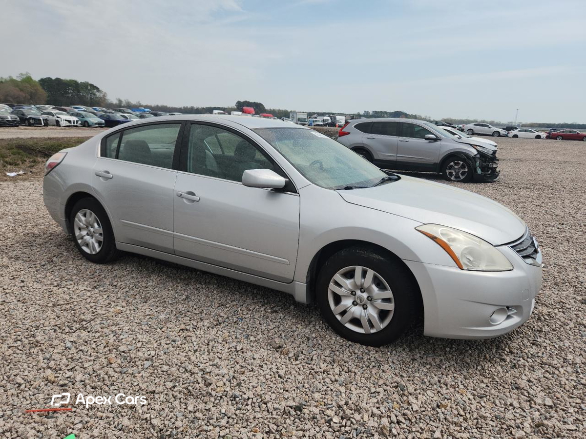 Nissan Altima 2012
