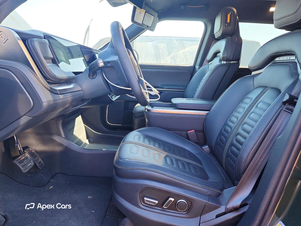 Rivian R1S 2025