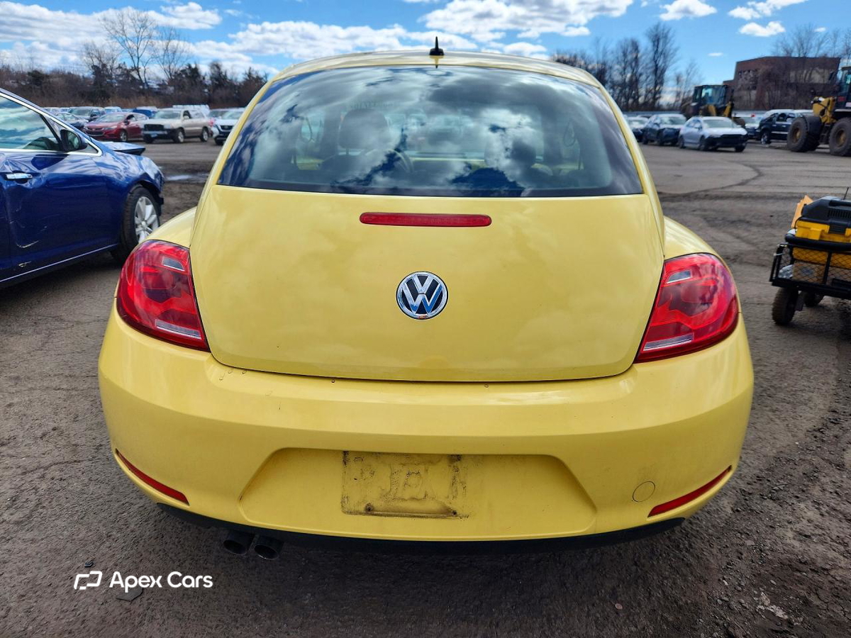 Volkswagen Beetle 2013