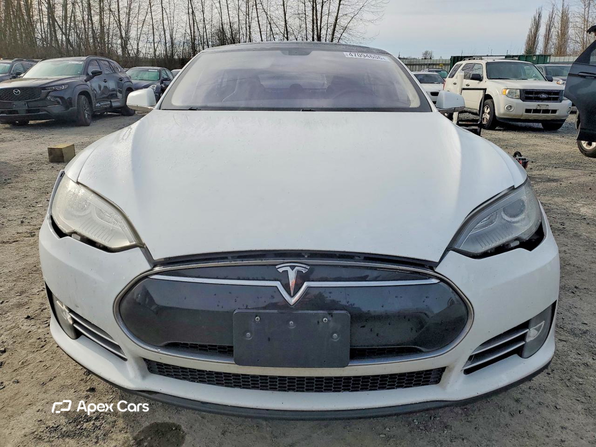 Tesla Model S 2014
