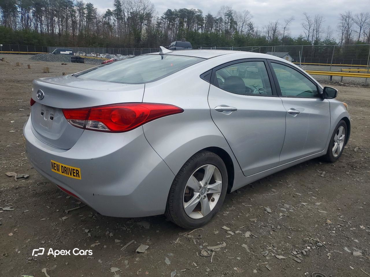 Hyundai Elantra 2013