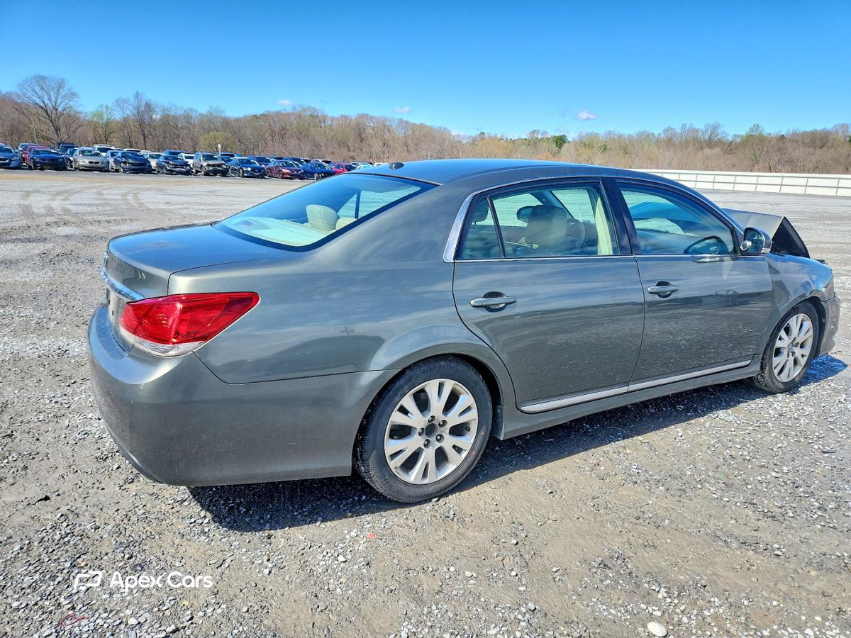 Toyota Avalon 2011