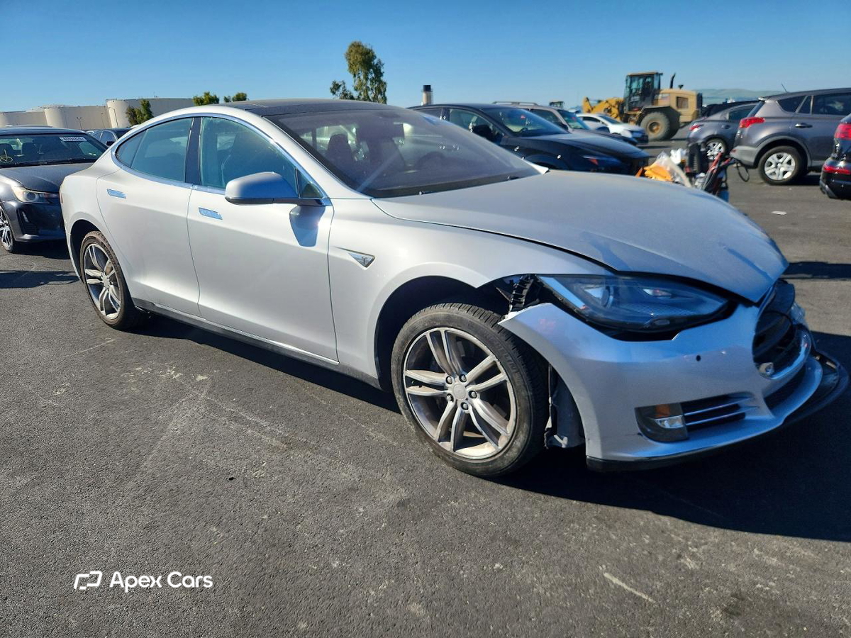Tesla Model S 2013