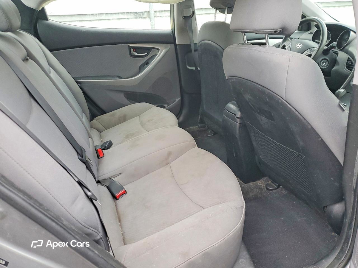 Hyundai Elantra 2013