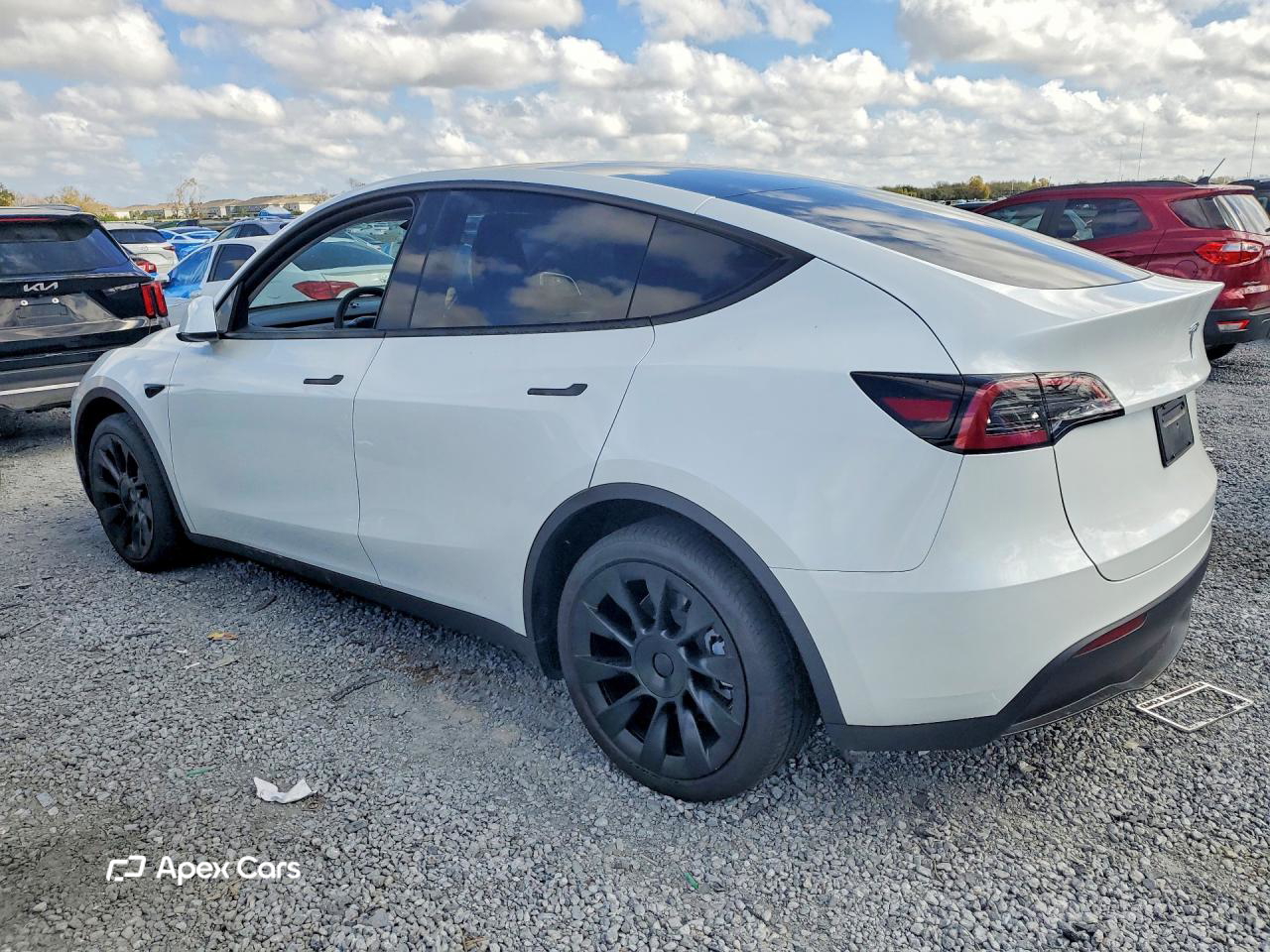 Tesla Model Y 2025