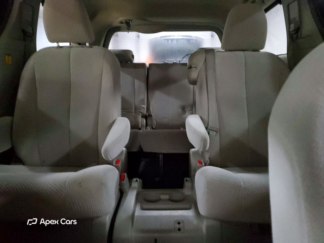 Toyota Sienna 2011
