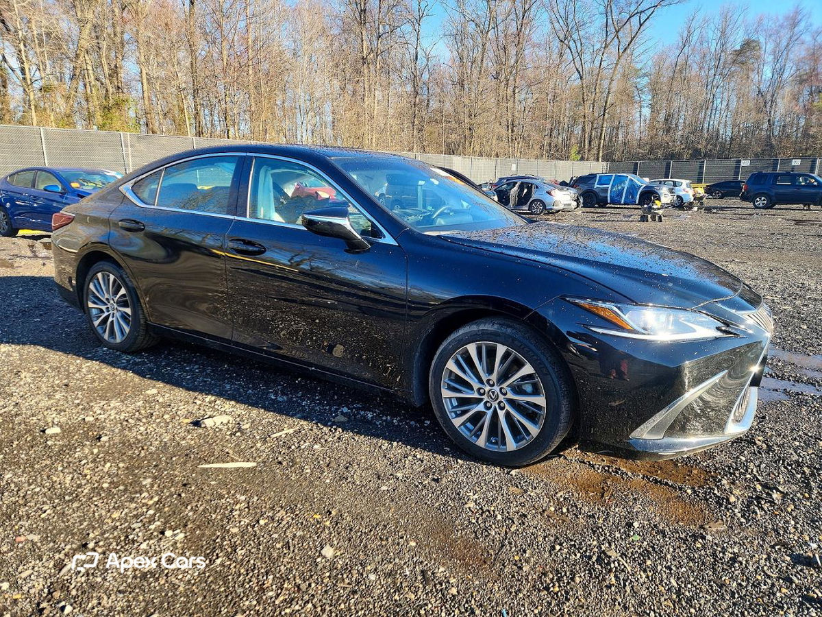 Lexus ES 2019