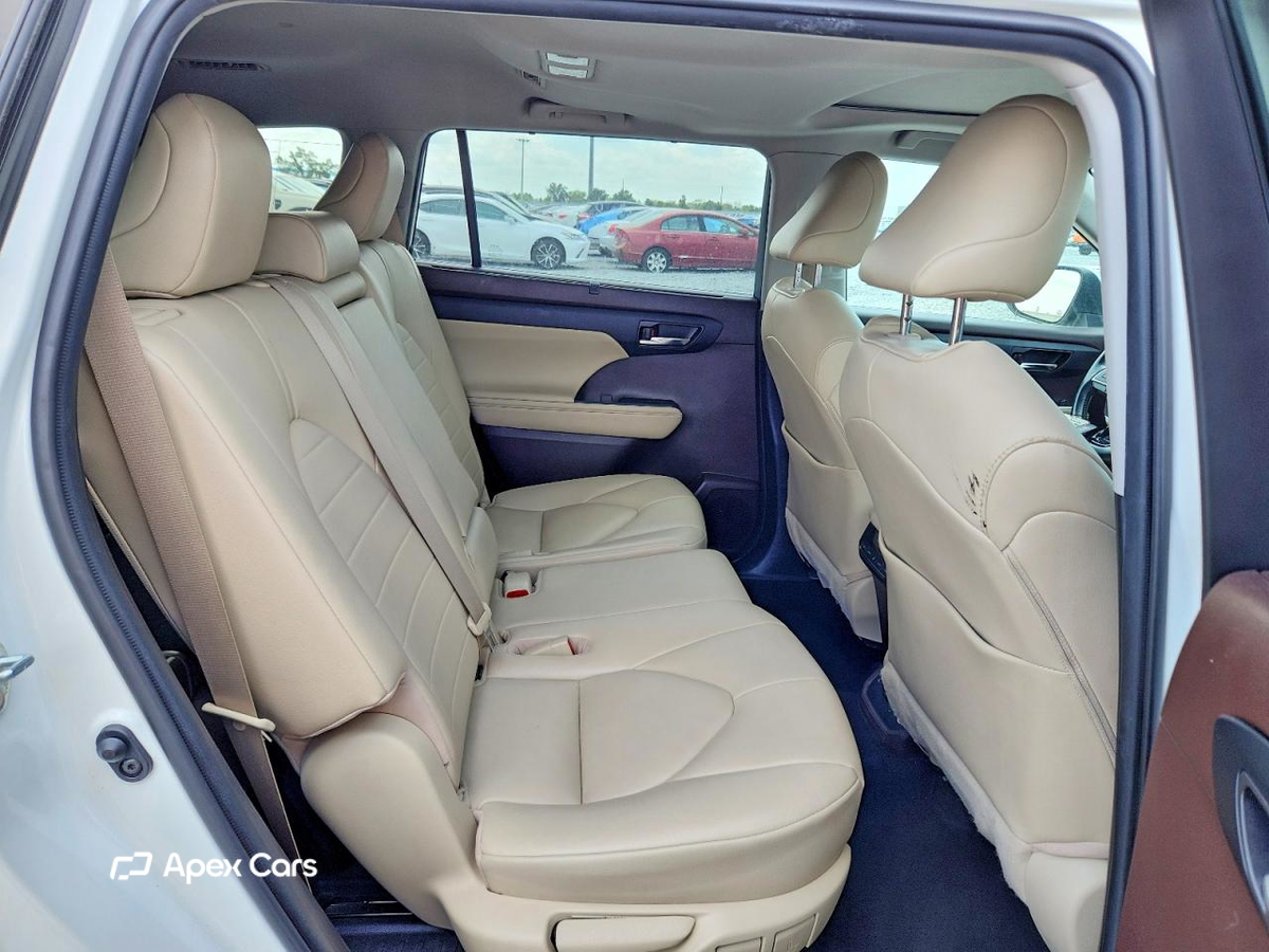 Toyota Highlander 2021