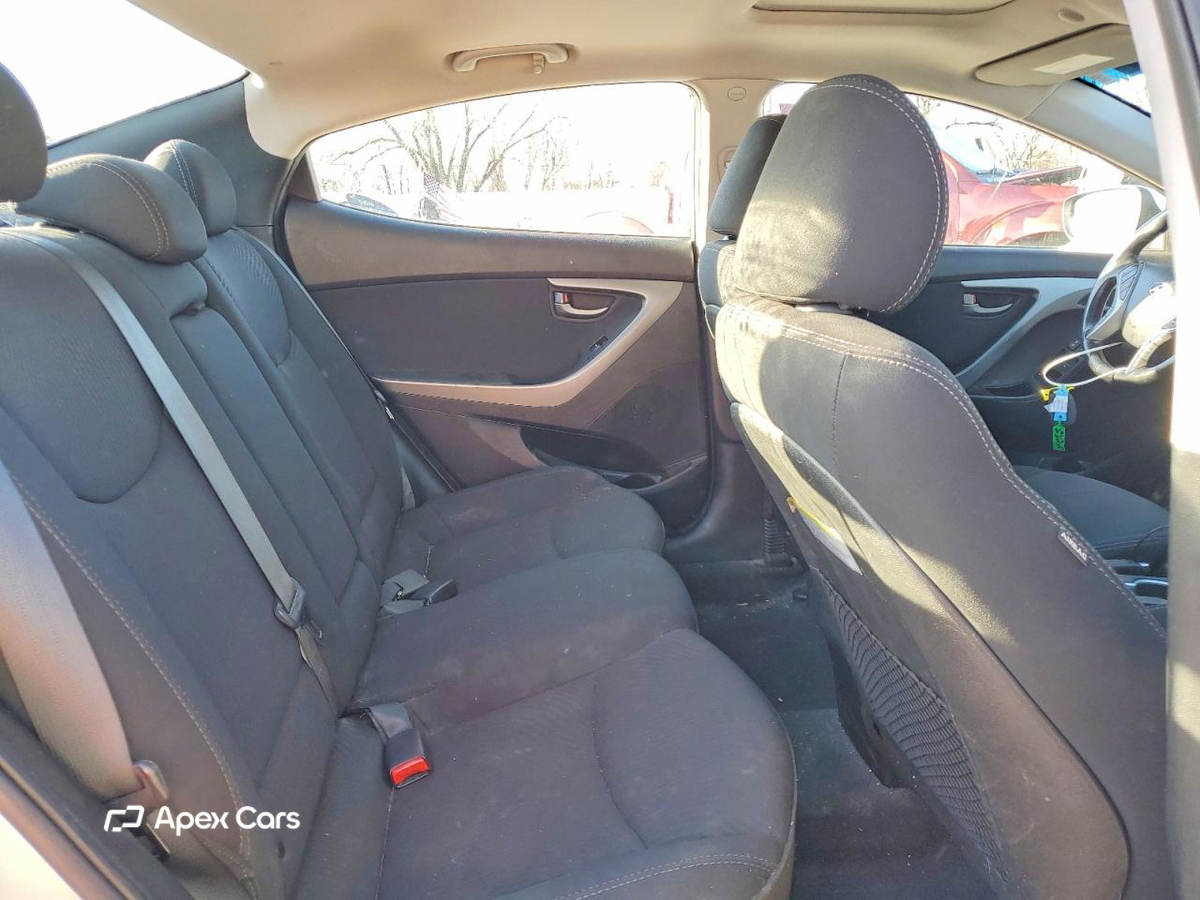 Hyundai Elantra 2016