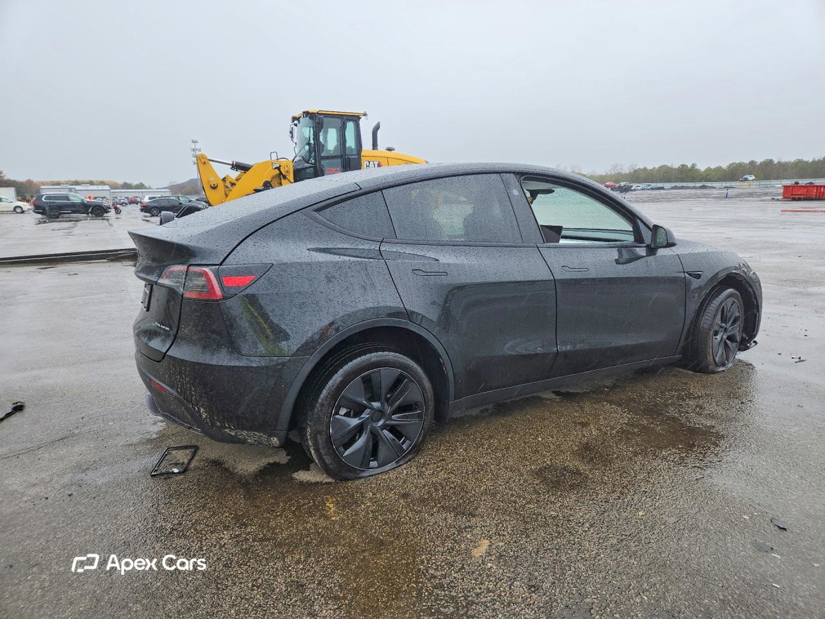 Tesla Model Y 2025