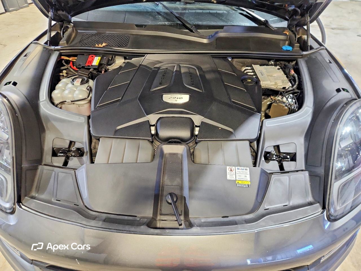Porsche Cayenne 2022