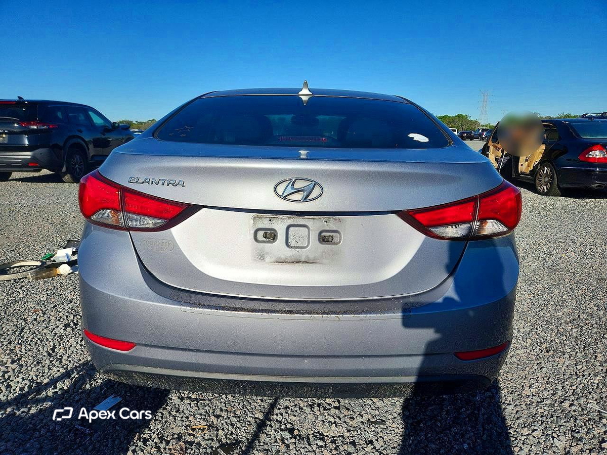 Hyundai Elantra 2015