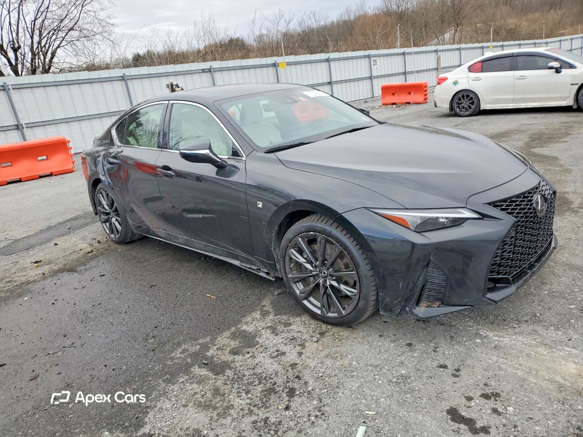 Lexus IS 2022