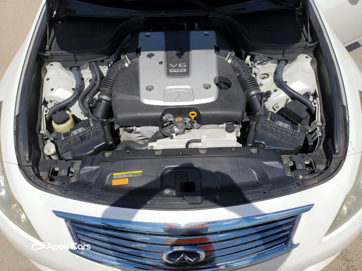 Infiniti G 2011